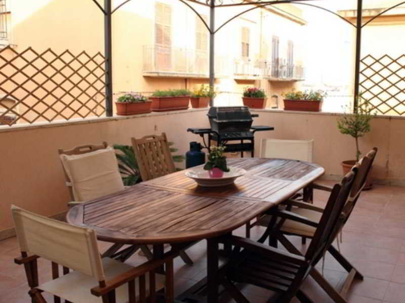 B&B La Terrazza Sul Porto Trapani Exterior foto
